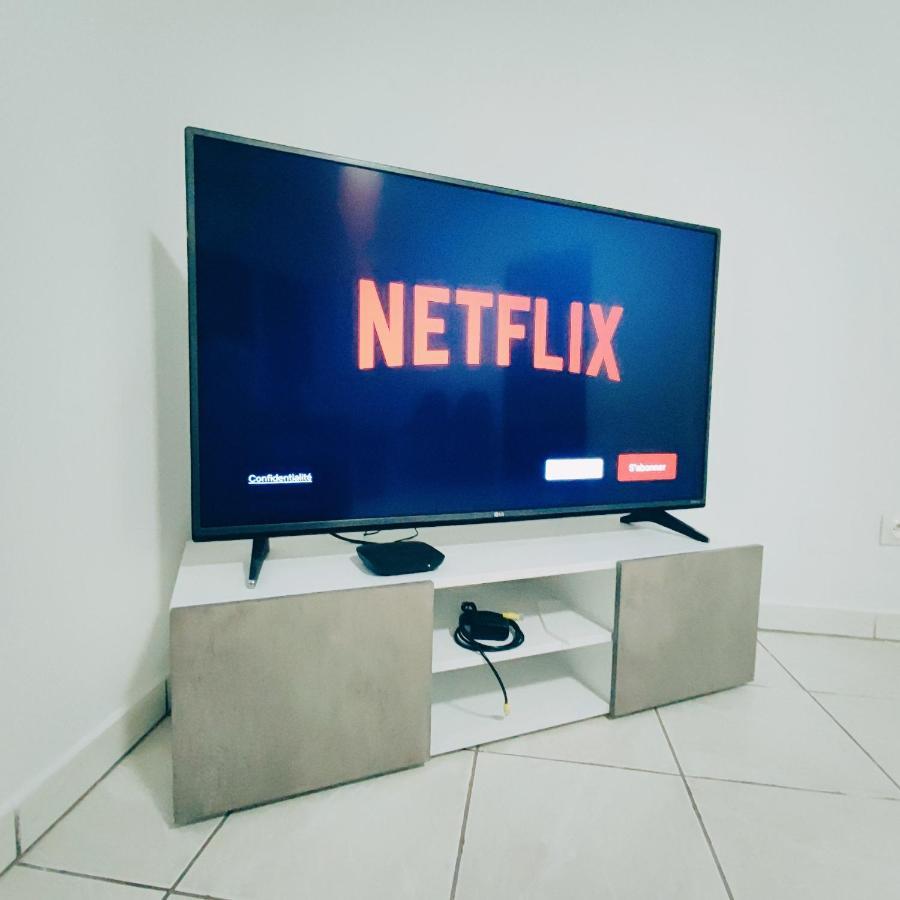 # Appartement Charmant 75 M2 Parking Gratuit 오베르네 외부 사진